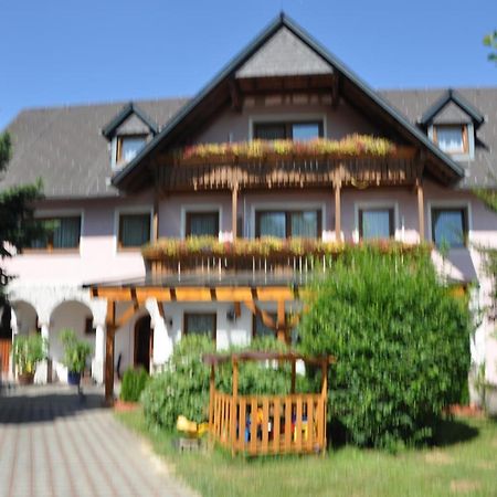 Hotel Arkadenhof Лойперсдорф-бай-Фюрстенфельд Екстер'єр фото